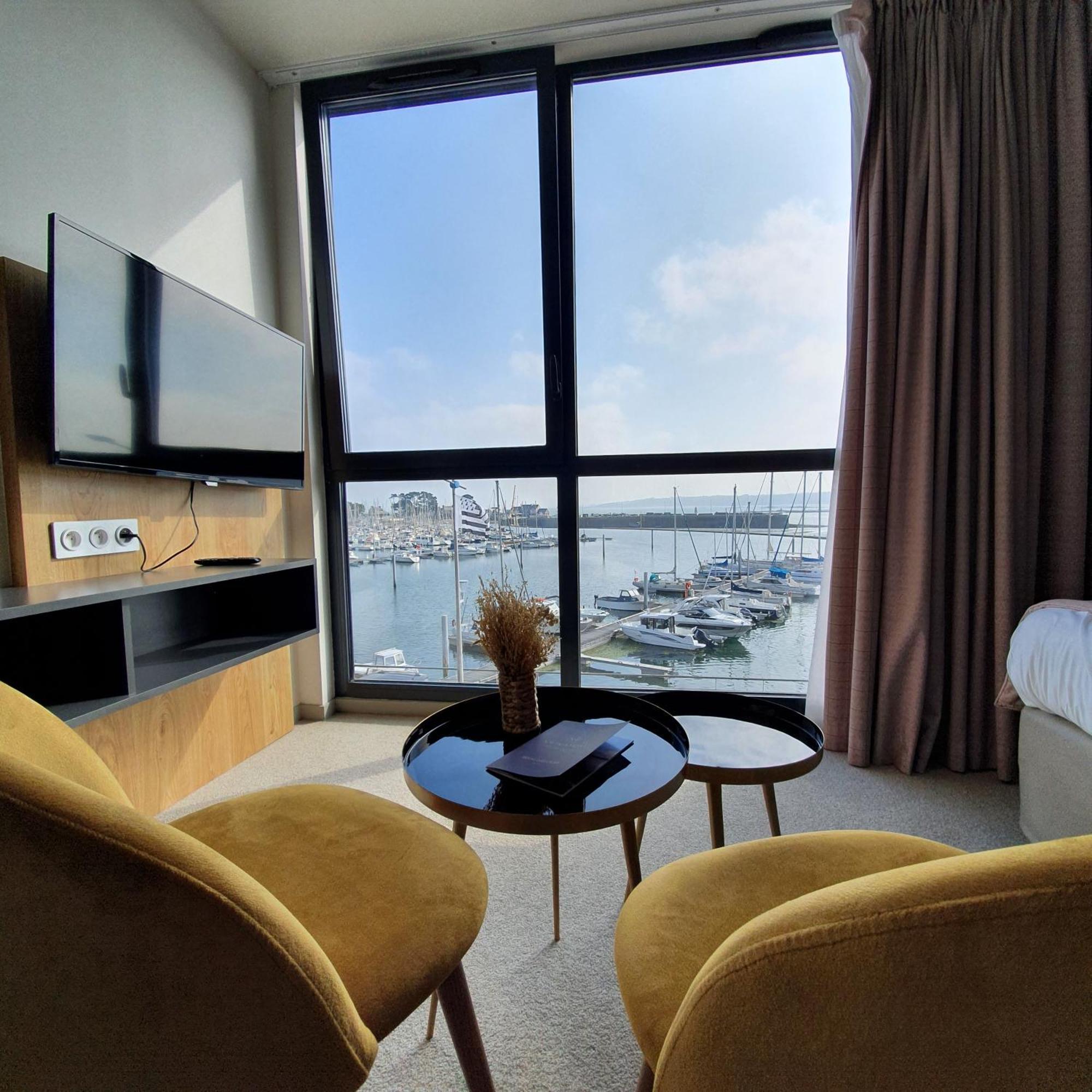 פרוס-גירק Le Nautica Hotel מראה חיצוני תמונה